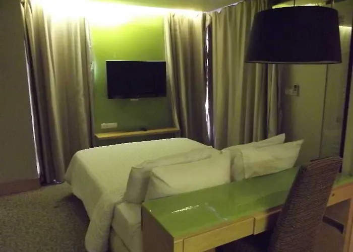 Tango Vibrant Living - Sha Extra 4*